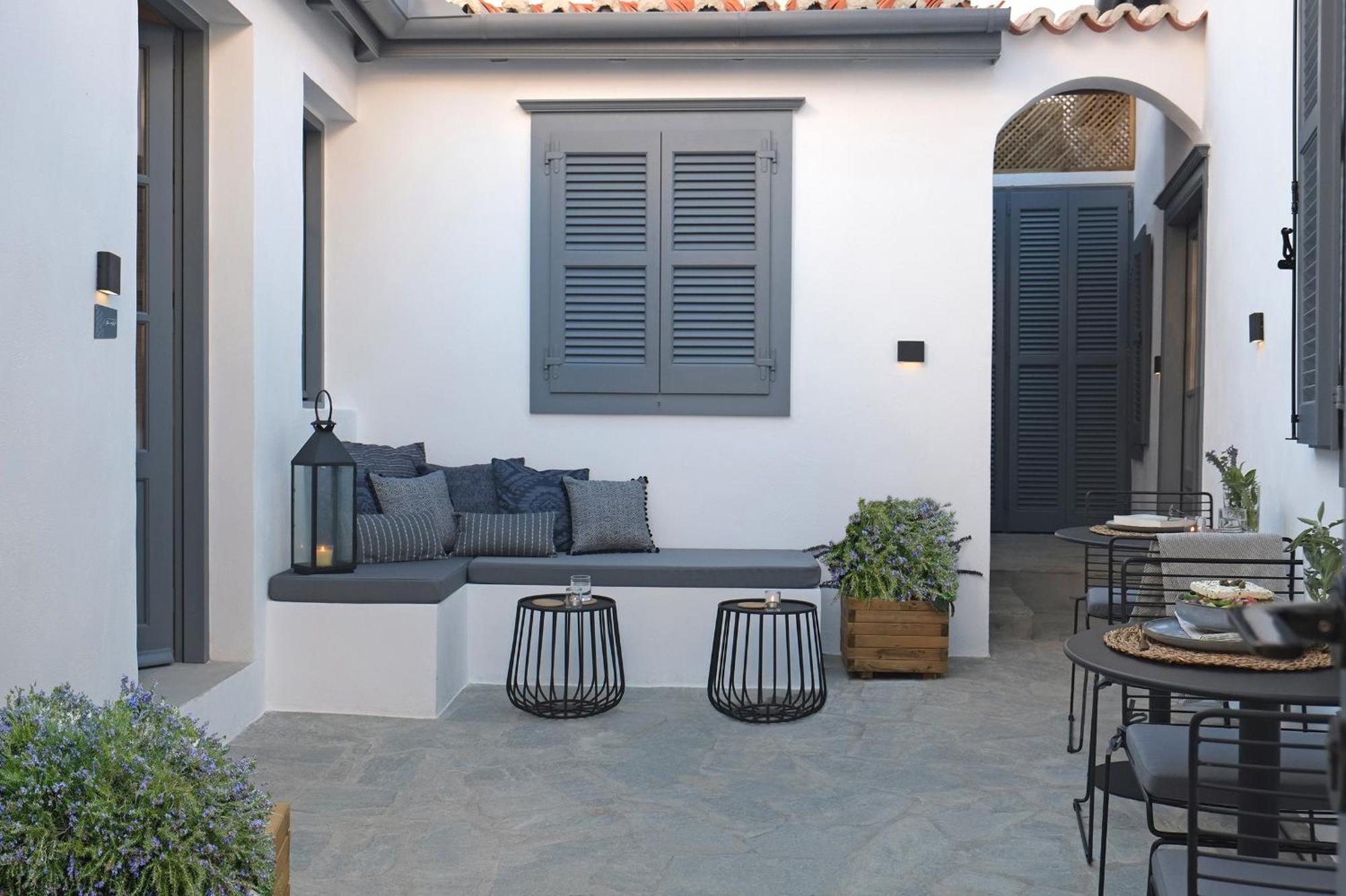 Arta Hydra Hotel Luaran gambar